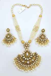 Precioso conjunto de collar con colgante Kundan para mujer con piedras verdes y pendientes perfectos para bodas, compromisos y eventos - Product Image 2