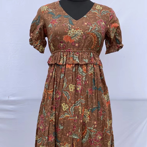 Robe en coton imprimé longue minceur motif de points de vague grandes robes Maxi imprimées à fleurs automne nouveau personnalisé en gros - Product Image 1