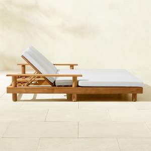 Chaise longue élégante fabriquée à partir de matériaux durables avec coussins résistants à l'eau pour une utilisation en toutes saisons - Product Image 4