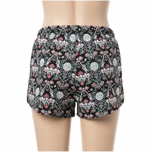 Shorts écologiques à imprimé numérique pour femmes, matière douce en polyester et élasthanne, coupe confortable pour le yoga, la course à pied et les vêtements de mode - Product Image 2