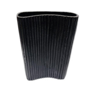 Design industriel Vase à fleurs en métal durable et élégant Vase de sol pour la décoration intérieure et les occasions de baptême - Product Image 5