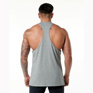 Camiseta 94% de algodón para hombre, prenda transpirable de corte bajo, con espalda cruzada abierta, color gris, dobladillo escalonado, 6% Spandex - Product Image 2