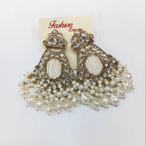 Ensembles de bijoux de fête élégants faits à la main ensemble de boucles d'oreilles en alliage de zinc léger pour vêtements de mariage traditionnels à la mode et élégant - Product Image 1