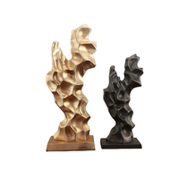 Sculpture décorative en métal de luxe Pièce d'art moderne pour la maison et le bureau Artisanat en métal de haute qualité pour le salon et la chambre à coucher