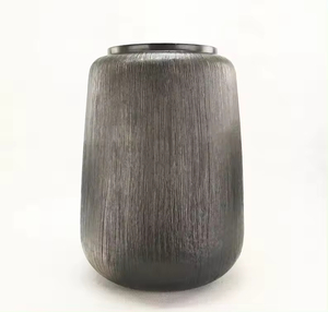 Maceta de flores artificiales de tamaño y diseño personalizado de La India, jarrón de aluminio de diseño de tendencia con acabado dorado de calidad superior - Product Image 3