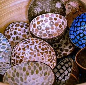 Tazón de Cáscara de Coco Hecho a Mano con Incrustaciones de Nácar, Tazón de Coco Natural Ecológico para Decoración del Hogar - Product Image 4