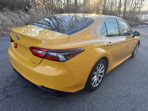 Camry LE 2018 Usado en Buen Estado, Volante a la Izquierda, Emisión Euro IV, 50001-75000 Millas, 150-200 CV - Product Image 4