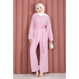 Conjunto de Dos Piezas de Verano para Mujer en Tela Crepé Rosa, Top Tipo Túnica con Detalle de Accesorio en la Cintura y Pantalones Cortos con Decoración de Cinturón - Product Image 5
