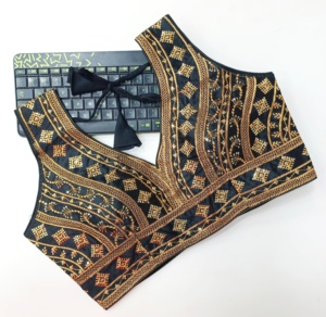 Material moderno Fentam Hevi Blusa de seda Strach Listo para la blusa Tiene un patrón abierto Froent y hermoso nudo de verano - Product Image 5