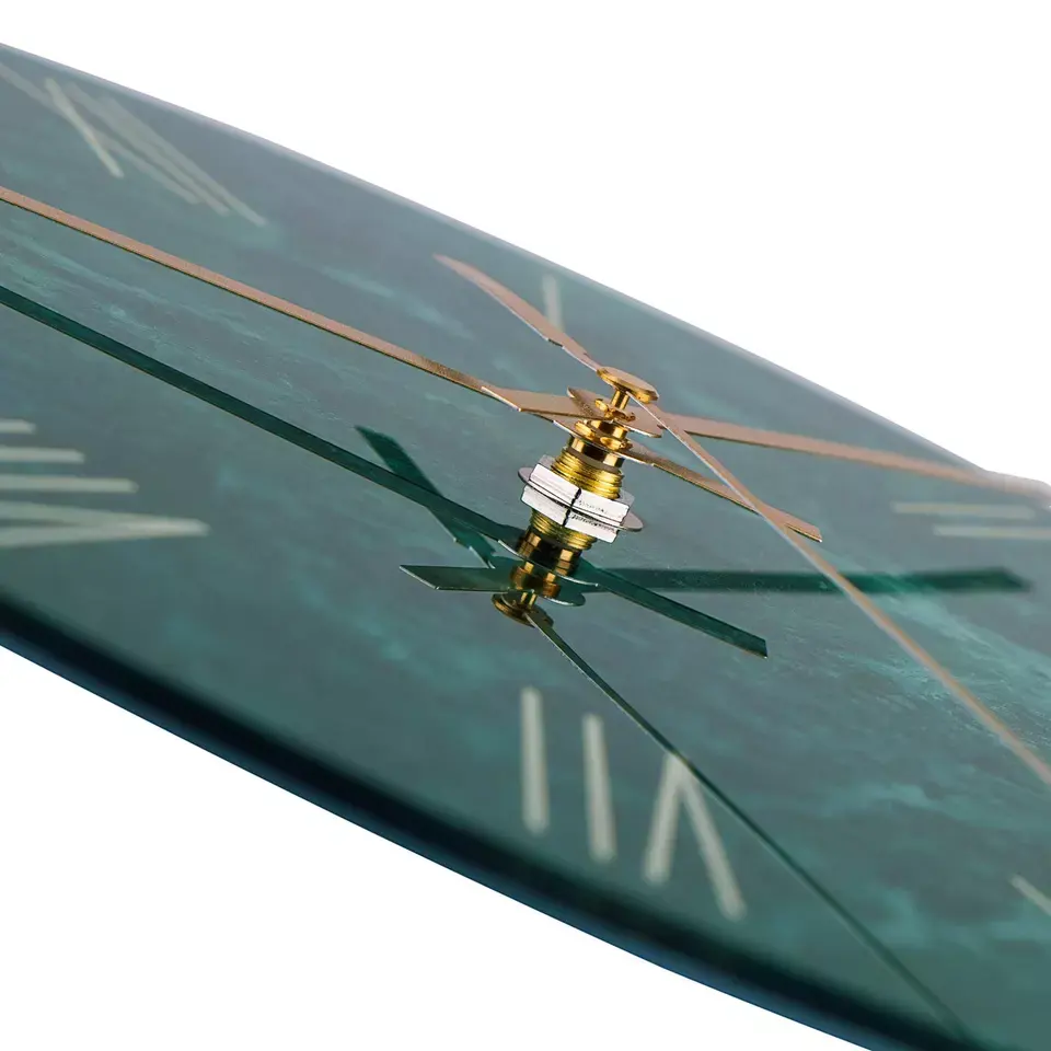 C สีเขียว