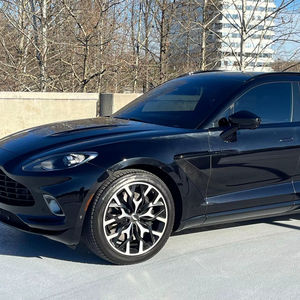 Aston Martin DBX Plus 2021 d'occasion en excellent état, sans accident, conduite à gauche/droite - Product Image 1