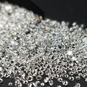 เพชรเมลี 1.5 มม. ความบริสุทธิ์ VVS1 สีขาว ทรงกลมเจียระไนแบบหลวม คุณภาพการเจียระไนดี จากอินเดีย ได้รับการรับรองจาก GIA และ IGI สำหรับใช้ในงานเครื่องประดับ - Product Image 4