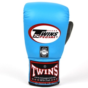ถุงมือชกมวยหนังแท้คุณภาพพรีเมียม สีน้ำเงินคู่ สำหรับ MMA ชกมวย  รับสกรีนโลโก้ อุปกรณ์ฝึกซ้อมคิกบ็อกซิ่ง ชกมวยไทย - Product Image 3