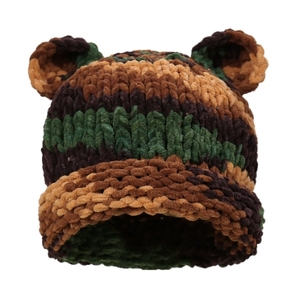 Bonnet en tricot crocheté à la main avec blocs de couleurs camouflage, en fil épais 100 % polyester, avec oreilles d'ours mignonnes, idéal pour les voyages - Product Image 1