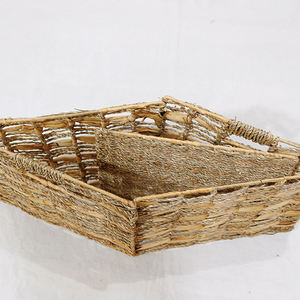 Panier rectangulaire écologique en jacinthe d'eau tressé ouvert avec poignées perforées, boîte de rangement artisanale - Product Image 5