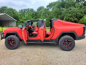 Hummer EV Pickup Edition 1 2022, environ 6 100 milles, configuration Apocalypse Strikeforce, 1 000 chevaux - Product Image 3