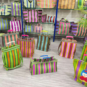 Bolsas DE LA COMPRA ecológicas recicladas de nylon con patrón rayado de metal sostenible para uso en supermercados hechas en la India - Product Image 4