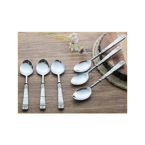 Juego de Cubiertos Refinado de Prestigio con Líneas Suaves Esculpidas y Superficie Metálica Brillante para una Atmósfera de Cena Elegante - Product Image 1