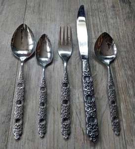 Cuillère de mariage élégante en acier inoxydable à poignée en relief de l'Inde, parfaite pour les ustensiles de cuisine à domicile, les hôtels et les restaurants - Product Image 3