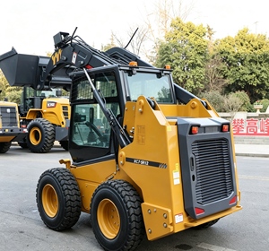 รถตักล้อยาง XC7-SR12 เครื่องยนต์ดีเซล สีเหลือง ประสิทธิภาพสูง 60 กิโลวัตต์ ปั๊มไฮดรอลิก PLC - Product Image 4