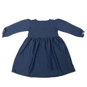 Robe en jean brodée Chase Value pour filles - Bleu foncé sans manches coupe ample pour 4-5 et 7-8 ans - Product Image 4