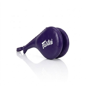 Mitaines de boxe Fairtex de haute qualité, personnalisées, durables, confortables, avec une prise en main optimale, en cuir véritable, rembourrage en mousse, pour MMA et boxe. - Product Image 5