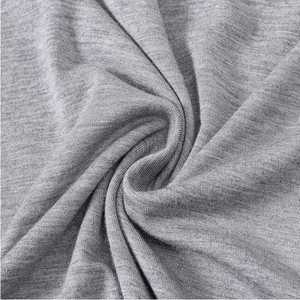 Conjunto de verano para hombre en gris claro, camiseta y pantalones cortos a juego en gris jaspeado, ropa de estar de algodón suave, conjunto de pijama de jersey melange de 2 piezas. - Product Image 6
