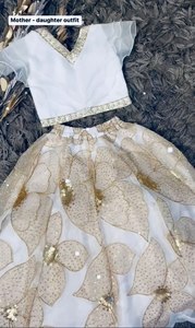 NOUVELLE TENUE MÈRE-FILLE LEHENGAS CHOLI - Product Image 3