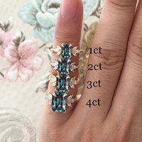 Anillo de Piedra Simulada Alex Moonstone con Corte Esmeralda, Engaste de Puntas, Talla Personalizada, Diseño Único, Sólido y Fino, para Boda Romántica o Fiesta