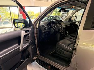 Toyota Land Cruiser 2020 Seminuevo Marrón SUV/Todoterreno 2755cc con Sensor de Lluvia 4x4 Diésel 204HP Transmisión LED Faros Delanteros - Product Image 2