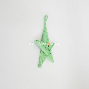 Adornos Navideños de Estrellas Tejidas a Mano, Decoración Colgante Tradicional de Cuerda de Algodón Verde - Product Image 4