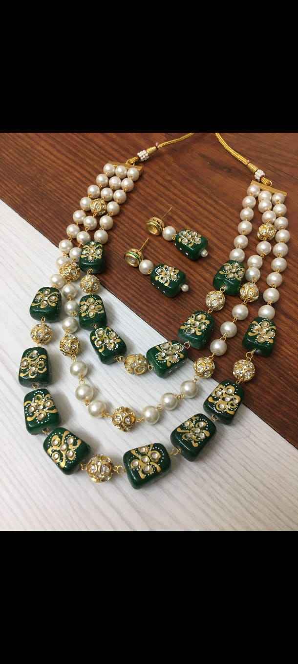 สีเขียว