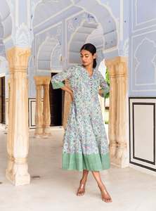 Robe de jardin botanique faite à la main, imprimé floral, longueur mollet, style bohème, mode éthique - Product Image 6