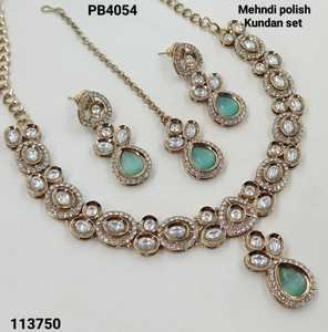 Diseño de flores impresionante hecho a mano Zirconia cúbica moda india gargantilla joyería collar con pendiente y Mangtika conjunto para mujer - Product Image 4