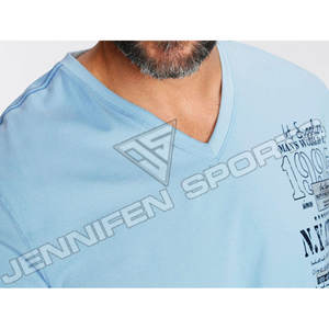 T-shirt en tissu jersey 100% coton de haute qualité pour hommes, col en V, logo imprimé numérique personnalisé avec étiquette de cou à l'intérieur - Product Image 2