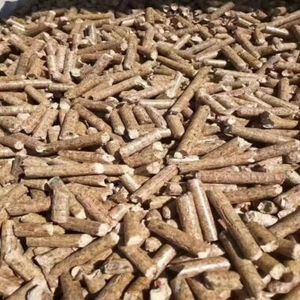 Premium Pine/Oak Wood Pellets Stick Shape 690kg/m Density 6-10mm Diameter Low Ash 0.3% for Heating Systems For Sale - Product Image 6