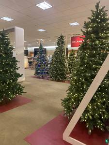 Vente directe d'usine, arbres de Noël en PE de haute qualité, adaptés aux rassemblements familiaux et aux décorations de fête, faciles à assembler - Product Image 2