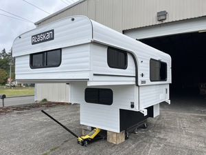 Cápsulas Espaciales Prefabricadas de Acero Inoxidable de Alta Calidad, Diseño Nuevo 2026, 45m, 6 Personas, Caravana Moderna Desplegable - Product Image 1