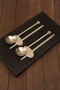 Elegante juego de cubiertos de acero inoxidable Chapado en oro Utensilios de cocina de comedor con estilo para uso moderno - Product Image 3
