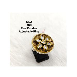 Bague Kundan exquise fabriquée à la main pour les femmes pour les occasions nuptiales et traditionnelles Utilisation de mariage et de fête certifiée IGI - Product Image 5