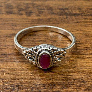 แหวนพลอยทับทิมทรงเรเดียนท์คัท (1.8 กรัม) ทอง 10k และชุบโรเดียมสีเหลือง/แพลตตินัม สำหรับใส่ทุกวัน ประดับด้วยพลอยทรงเรเดียนท์คัท - Product Image 1