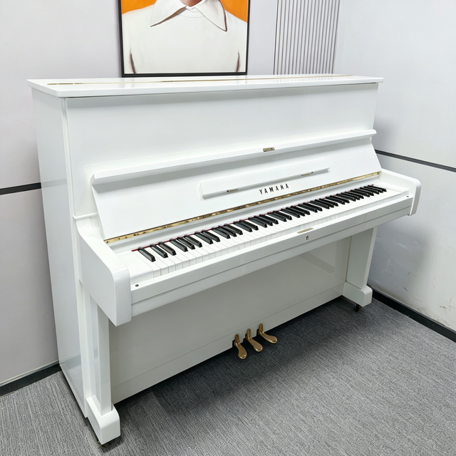 Classic Yamahas U1E Upright Piano Japan Import Superior Craftsmanship High Quality white Finish Smooth Performance