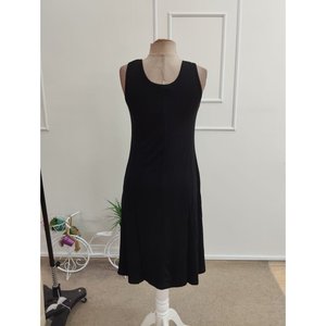 Robe courte en viscose pour femme, à bretelles, col rond, avec détails boutonnés, 35510 - Noir - Product Image 3