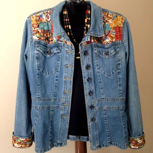 Chaqueta Vaquera de Mujer de Alta Calidad, Corte Regular, Azul, Manga Larga, Estilo Vintage, Casual, Verano, con Botones y Diamantes, Lavada, Ecológica - Product Image 1