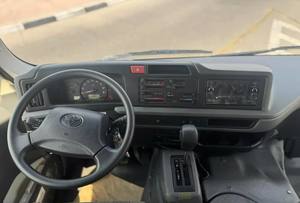 Strong White 2024 para COASTER BUS 2.8L Especificaciones GCC Diésel Izquierda R17 Usado Ligero con Asiento de Tela Transmisión Automática Disponible - Product Image 5