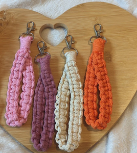 Llavero de Macramé Hecho a Mano de Moda - Product Image 2