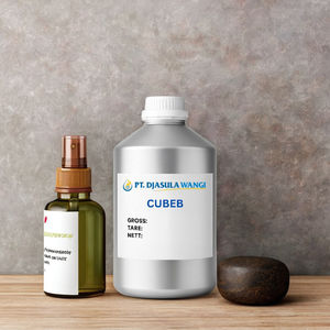 น้ำมันหอมระเหยคิวบีบาบริสุทธิ์ กลิ่นเผ็ดร้อนแรง ขายดี น้ำมันคิวบีบา 100% 5 กก. สำหรับใช้ประจำวัน บำรุงผิว รับผลิตแบบ OEM - Product Image 2