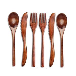 Ensemble de couverts en bois de haute qualité avec une finition élégante et élégante idéale pour servir les repas avec style - Product Image 6