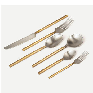 Fabricant de couverts en acier inoxydable en gros vaisselle épaisse simple et lourde cuillère et fourchette en or couteau pour restaurant - Product Image 4