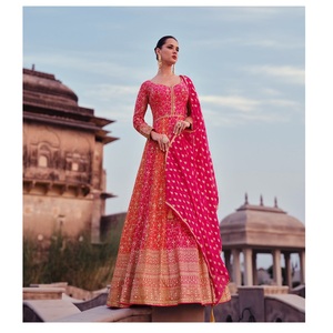 Robe Anarkali de créateur Sayuri avec broderie lourde, ensembles de robes de nuit, disponibles à un prix raisonnable - Product Image 1